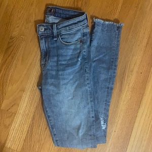 Abercrombie & Fitch Mid rise Super Skinny Jeans